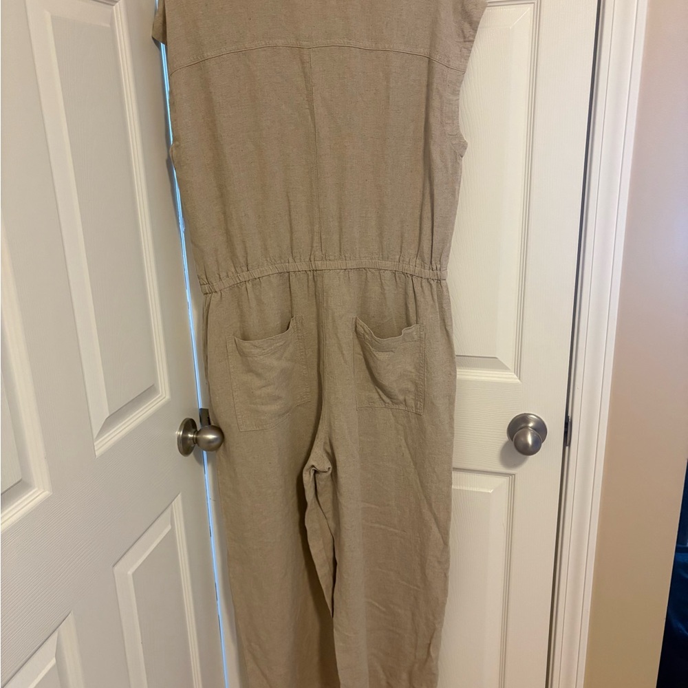Universal Thread Beige Collared Top - Picture 2 of 3